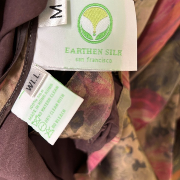 Earthen Silk Floral Blouse Medium - Picture 4 of 4